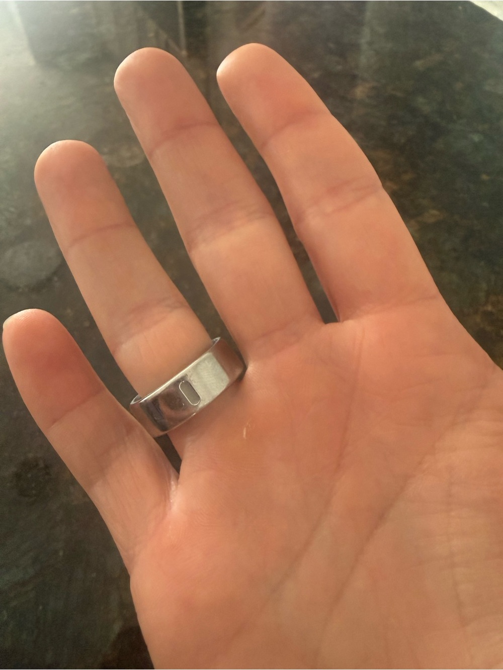 Oura Ring 4 - Silver - Size 7 - Sleep, Activity, Women’s Health, AI Advisor - Picture 4 of 7